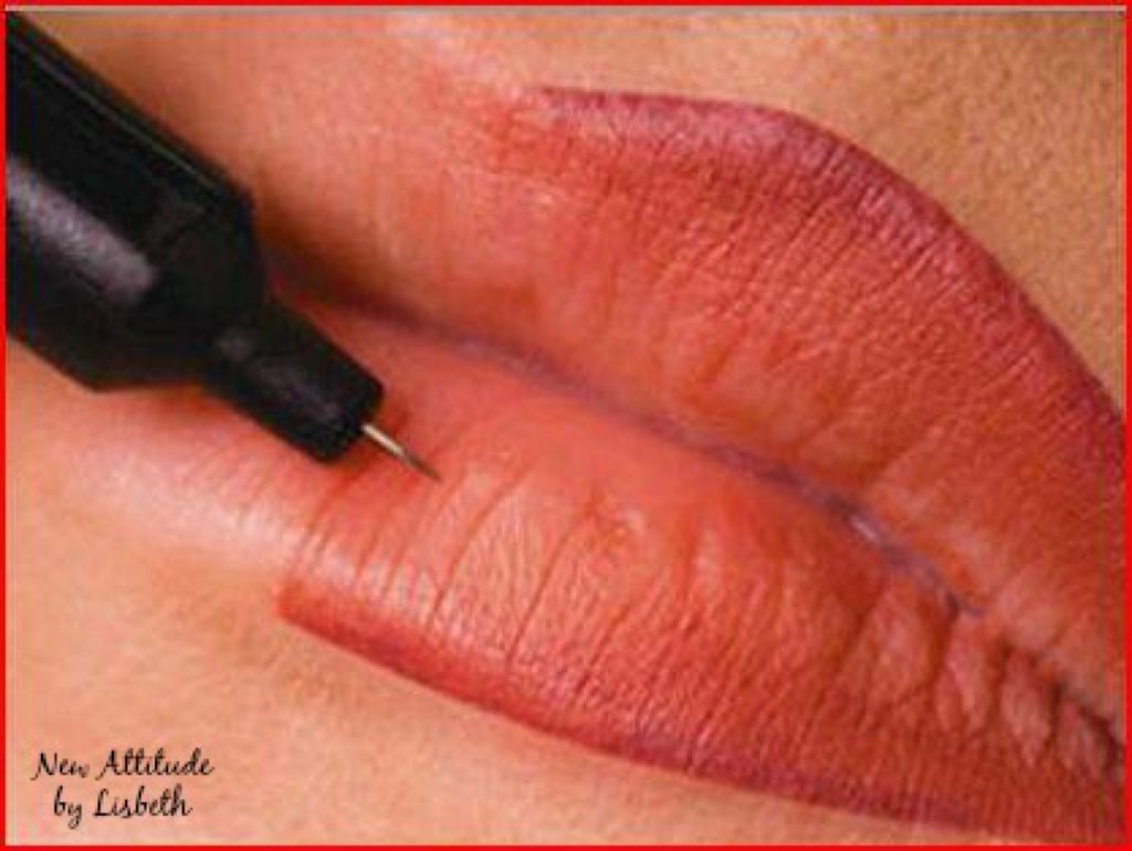 tatouage correctif des lèvres Martigues
tatouage contour des lèvres Martigues
Tatouage cosmétique lèvres Martigues 